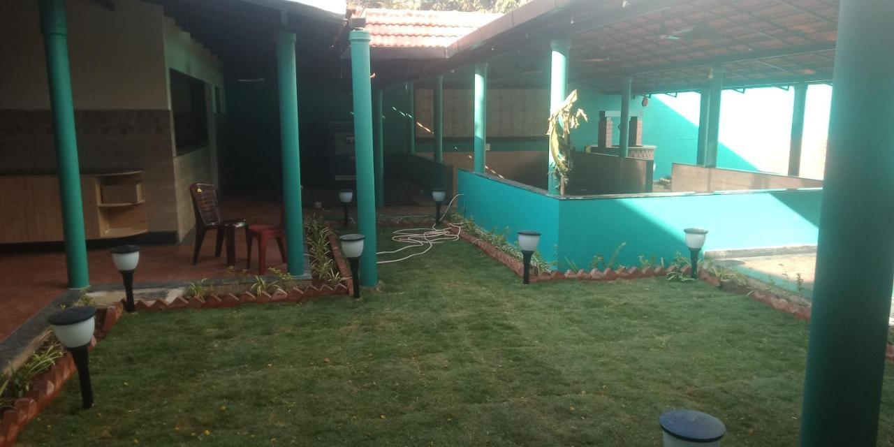 Hotel M G Residency Chikmagalūr Exterior foto