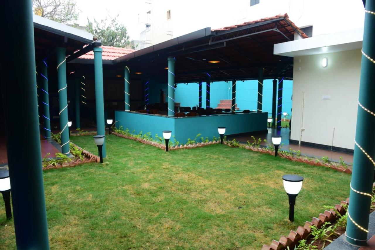 Hotel M G Residency Chikmagalūr Exterior foto