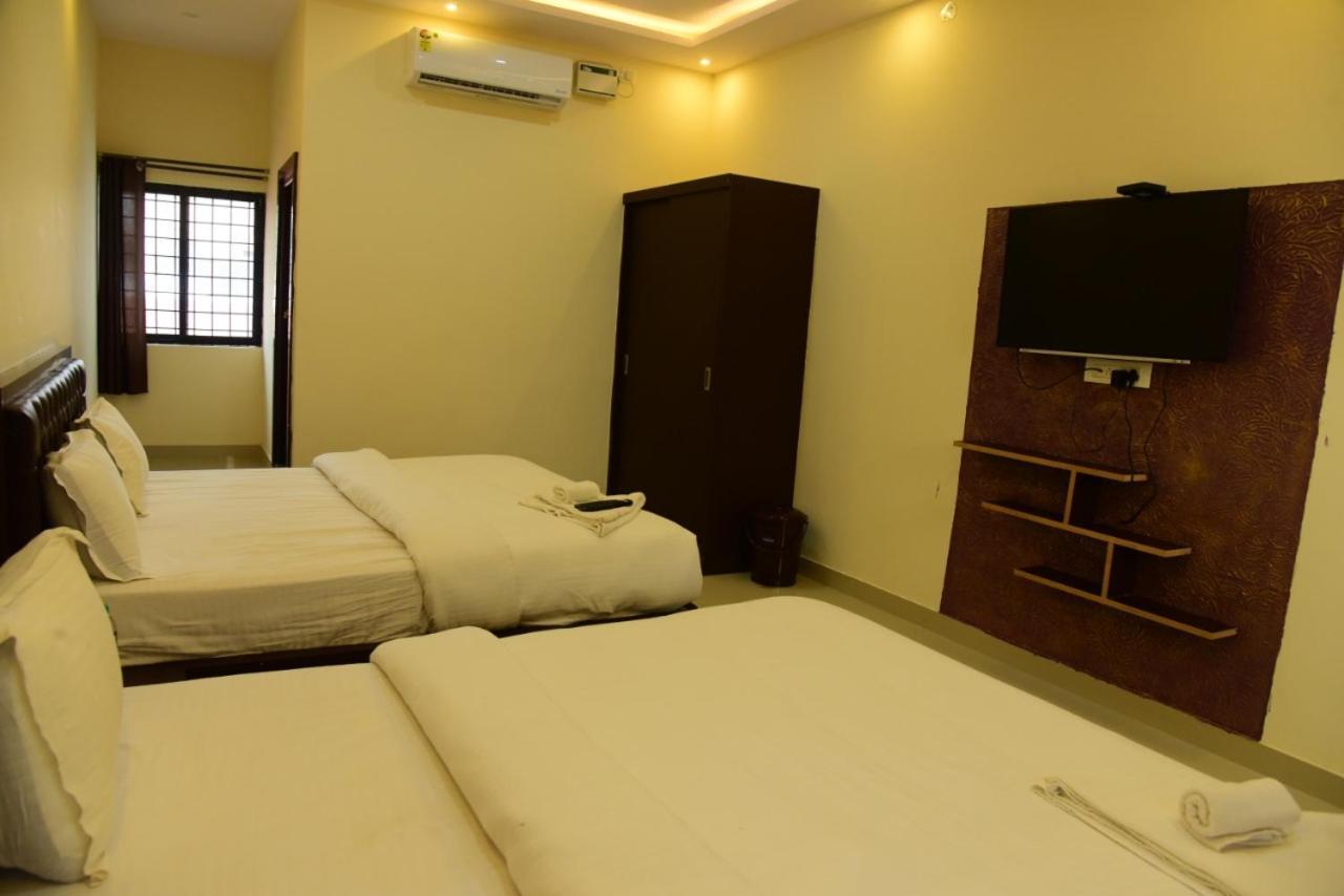 Hotel M G Residency Chikmagalūr Exterior foto